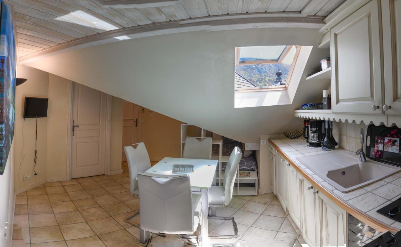 Logement Atypique Avec Vue Unique Panoramique Sur Le Lac D'Annecy, Dans Une Residence Avec Plage Et Ponton Privee Sur La Commune De Дюeн Екстериор снимка